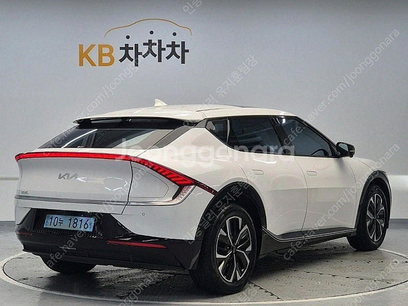 EV6 중고 EV6 중고차 흰색 2023년식 44,000km 롱레인지 어스 가성비 좋은 중고차--3